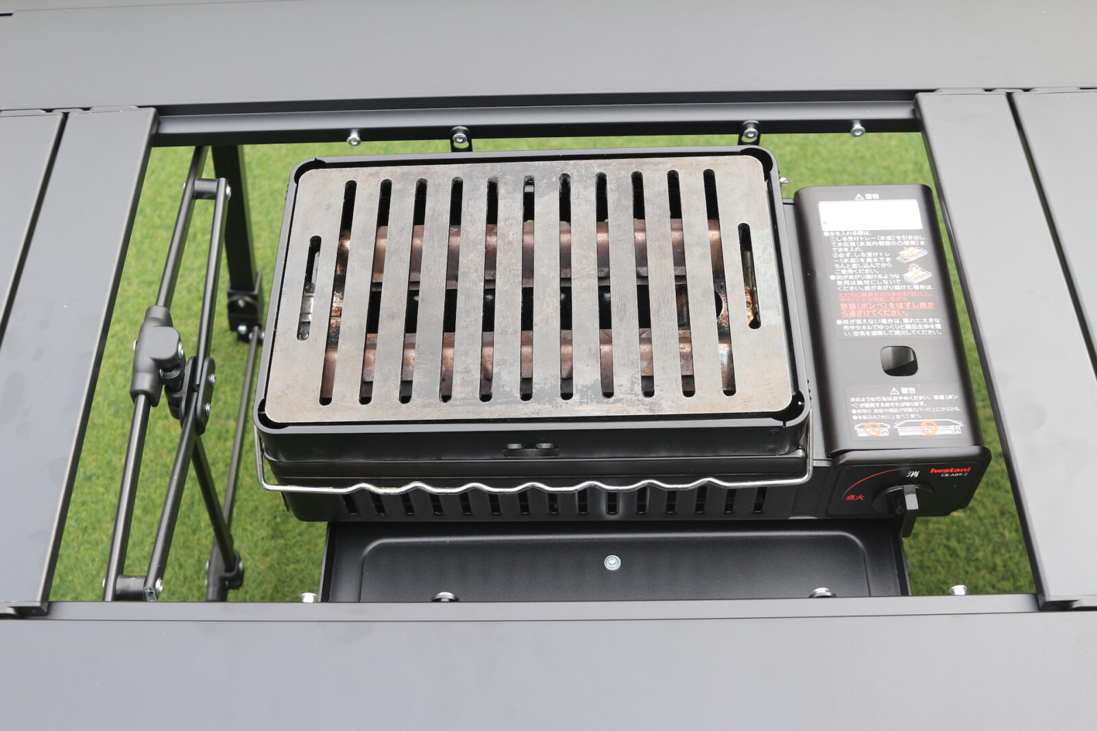 炉端焼器とアルミユニットテーブル